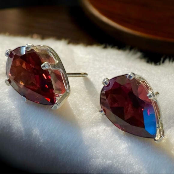 Exquisite Pear Garnet Sterling Silver Earrings - Picture 4 of 14